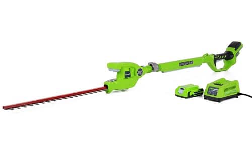 taille-haie électrique sur batterie sur perche Greenworks 24V